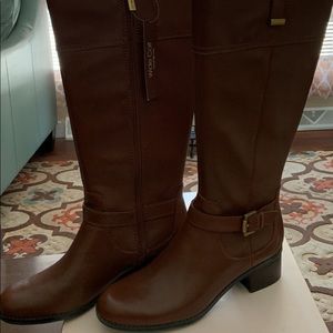 NIB-Bandolino Wide calf boots-classic brown